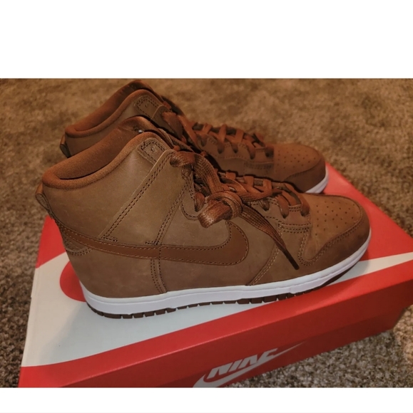 Nike Women's Dunk High Premium Pecan DX2044-200 AUTHENTIC NEW size 5.5. NIB - Picture 1 of 9